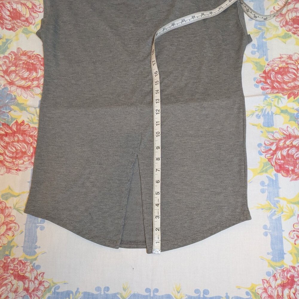 Mountain Hardwear Medium Everyday Perfect Short-Sleeve T-Shirt Gray - Picture 8 of 11